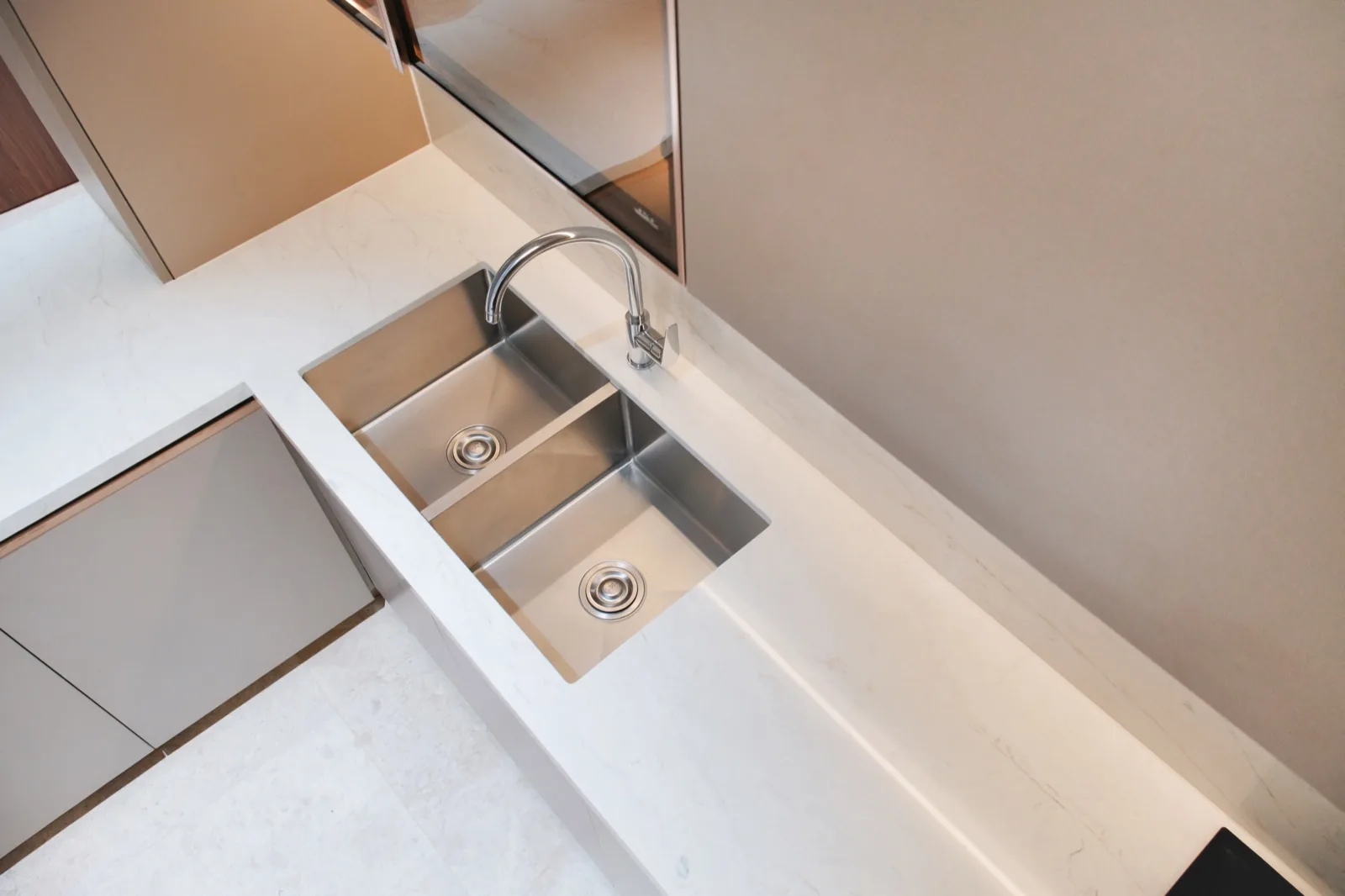 Chậu rửa đôi inox SUS 304 và vòi cao cấp The Privé