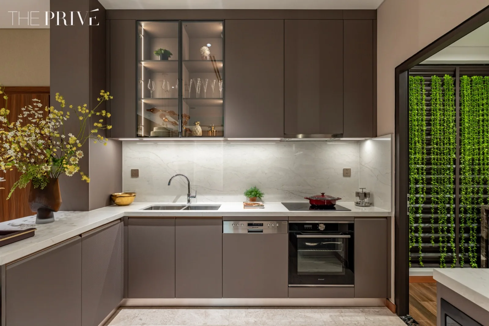 Không gian bếp hoàn thiện và tủ bếp An Cường The Privé